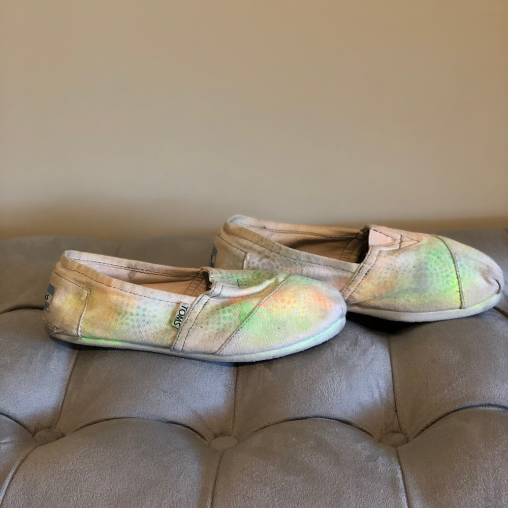 TOMS TIE DYE CLASSIC SHOES 7